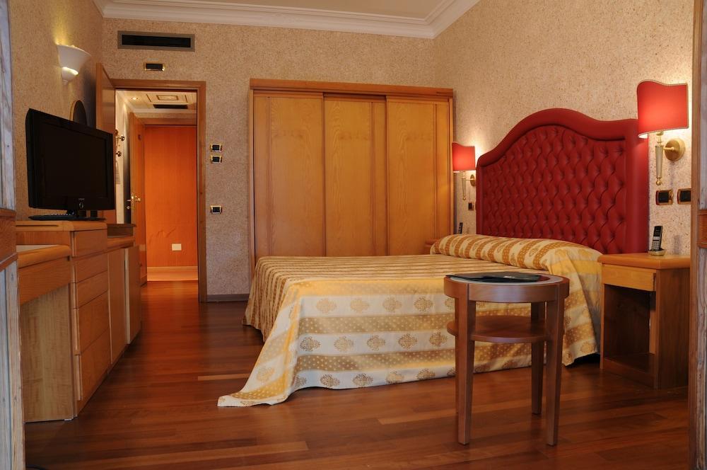 Grand Hotel Ambasciatori Wellness & Spa Chianciano Terme Eksteriør billede