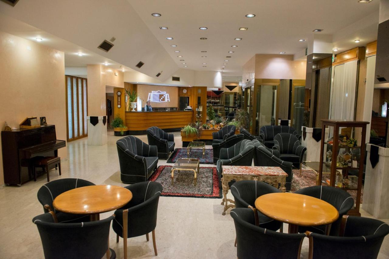 Grand Hotel Ambasciatori Wellness & Spa Chianciano Terme Eksteriør billede