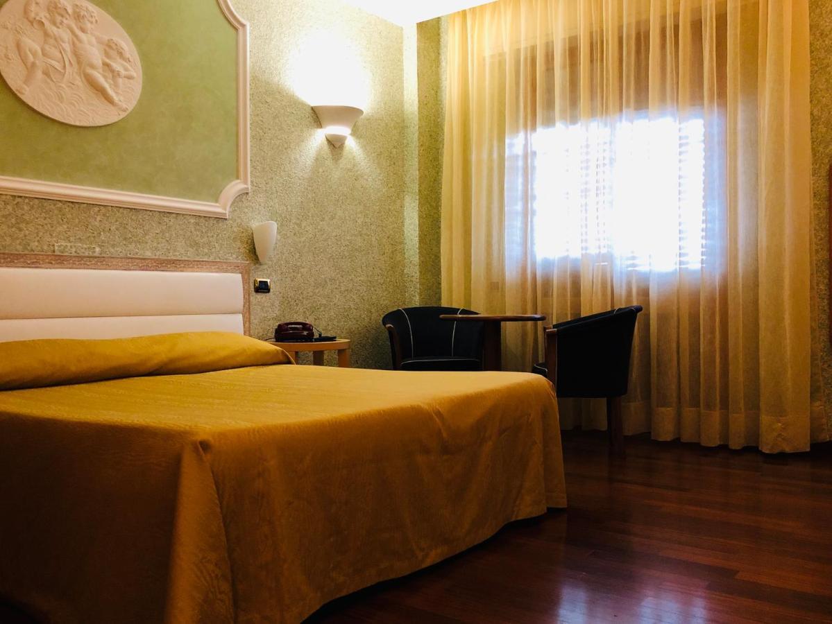 Grand Hotel Ambasciatori Wellness & Spa Chianciano Terme Eksteriør billede