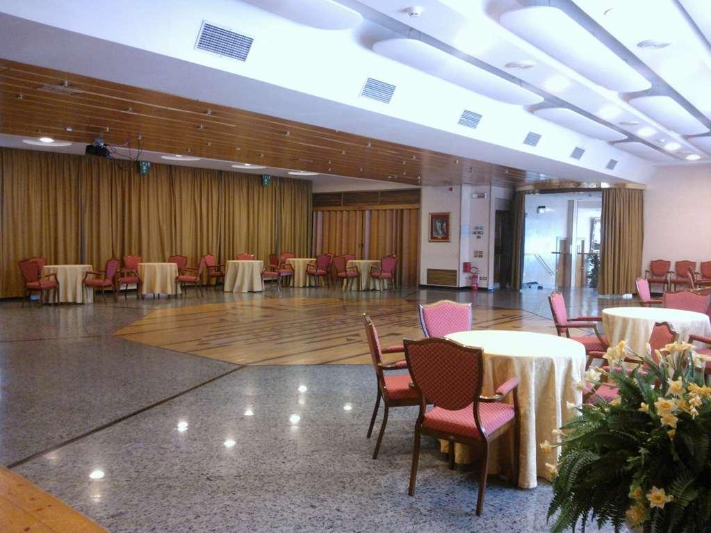 Grand Hotel Ambasciatori Wellness & Spa Chianciano Terme Restaurant billede